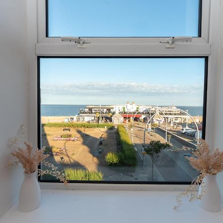 Sea Views Modern Two Bedroom Apartment ローストフト エクステリア 写真
