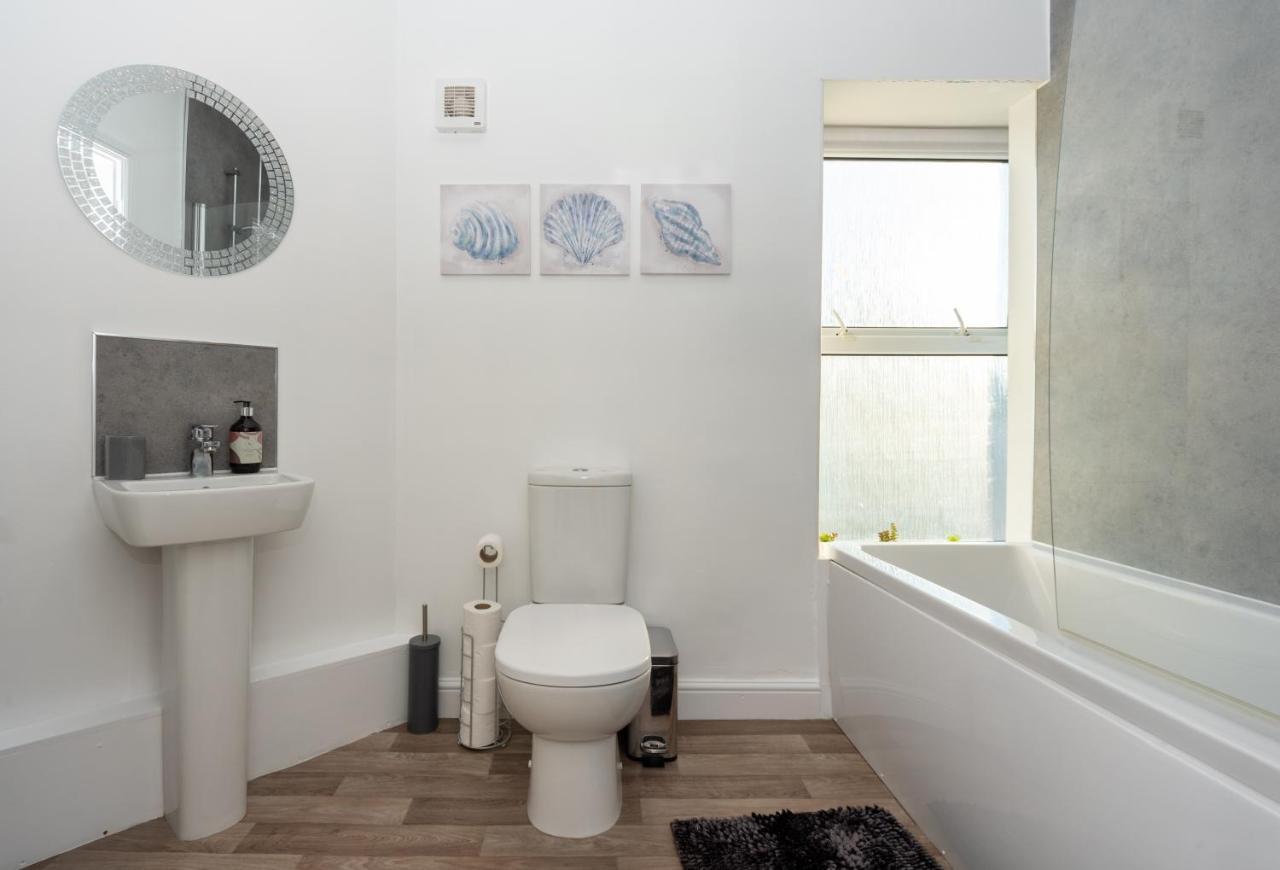 Sea Views Modern Two Bedroom Apartment ローストフト エクステリア 写真