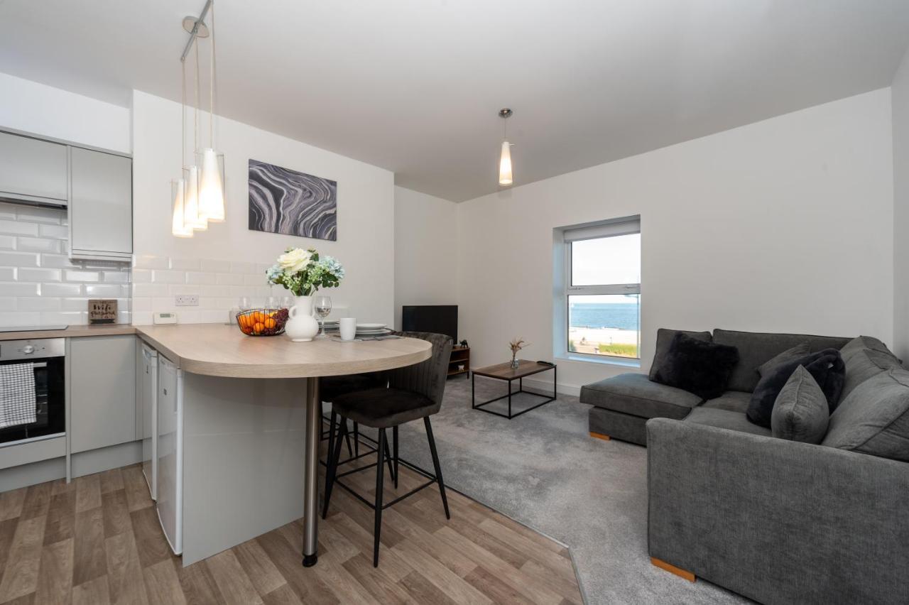 Sea Views Modern Two Bedroom Apartment ローストフト エクステリア 写真